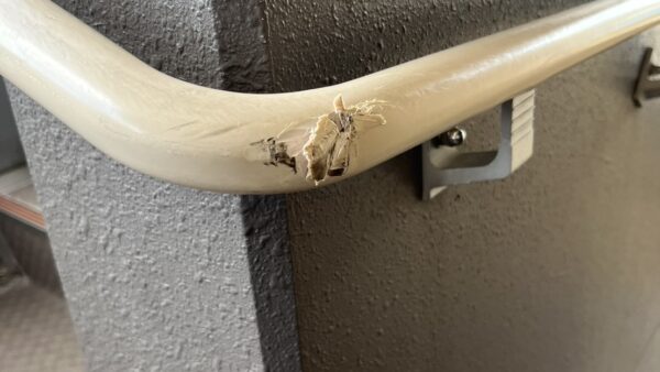 階段手摺りの傷補修/東京都小金井市/リペア